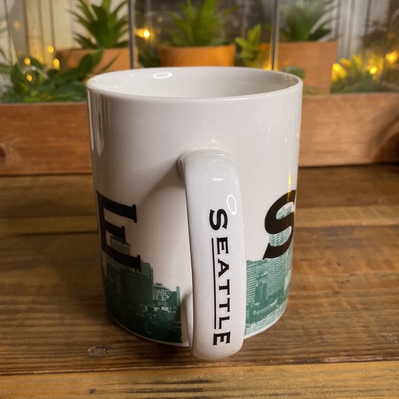 Starbucks Barista 2002 Skyline Series from Series One Featuring Seattle - Picture 4 of 15